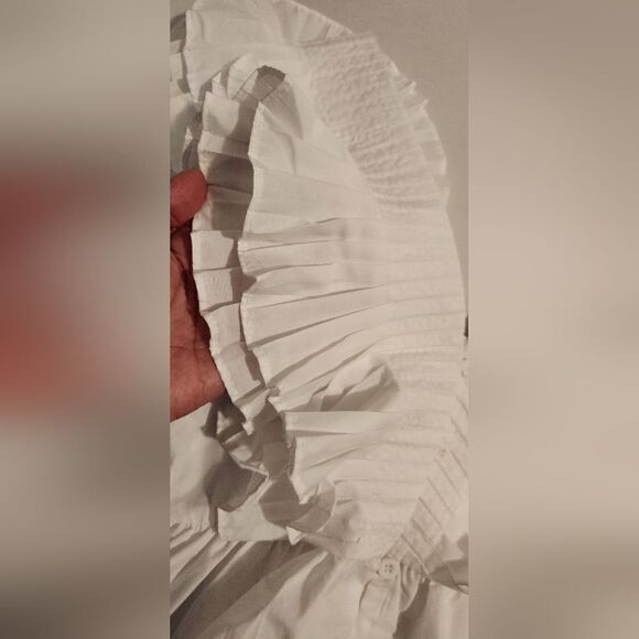 Par Violet V-neck Ruffle Peplum Top in White - Picture 3 of 13